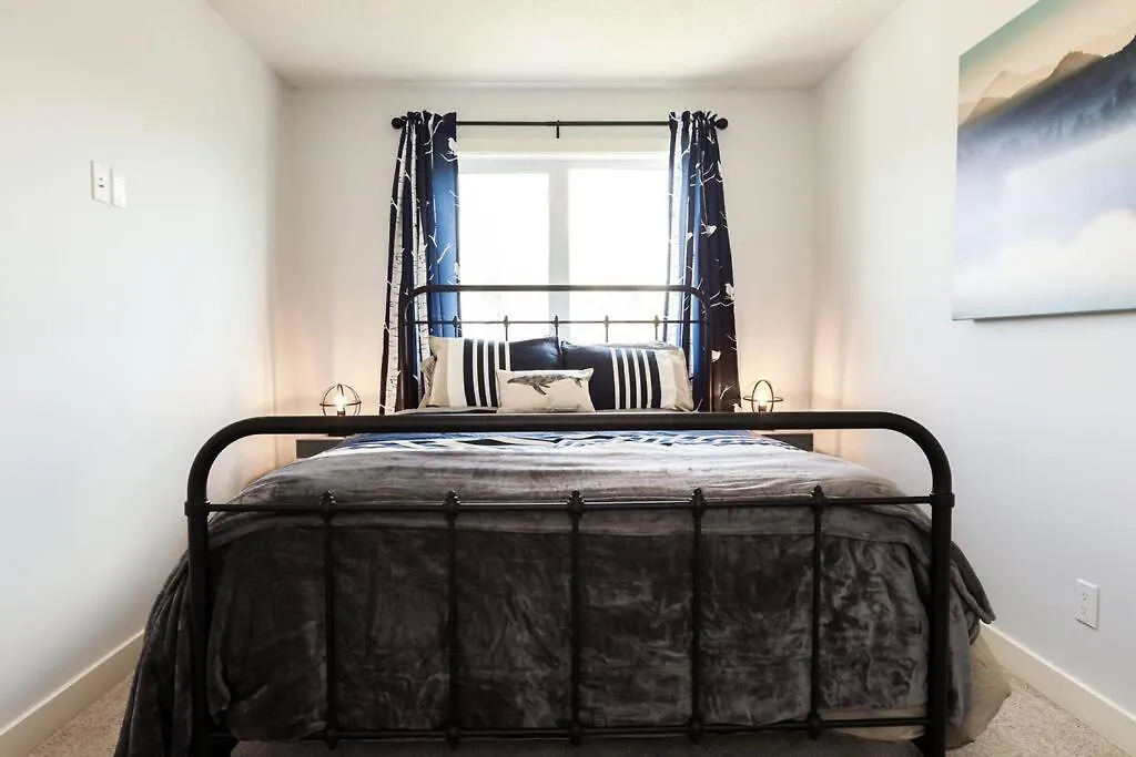 Modern Home - King Bed - Garage - Long Stays Edmonton 0*,  Canada