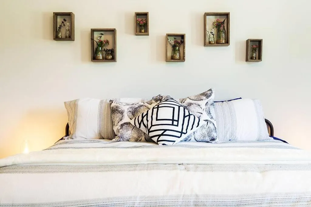 Modern Home - King Bed - Garage - Long Stays Edmonton Lejlighed