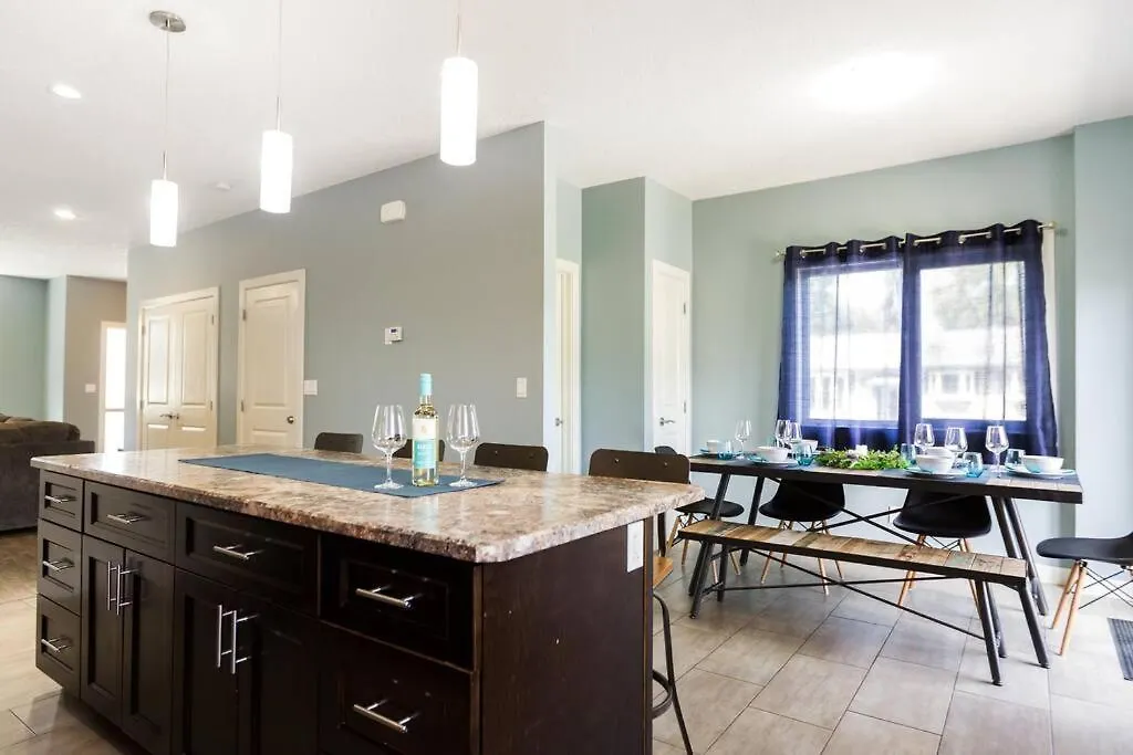 אדמונטון Modern Home - King Bed - Garage - Long Stays דירה