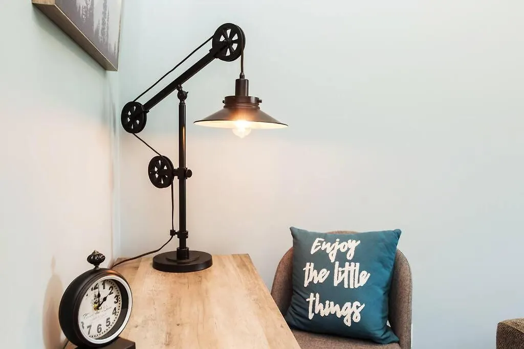 דירה אדמונטון Modern Home - King Bed - Garage - Long Stays