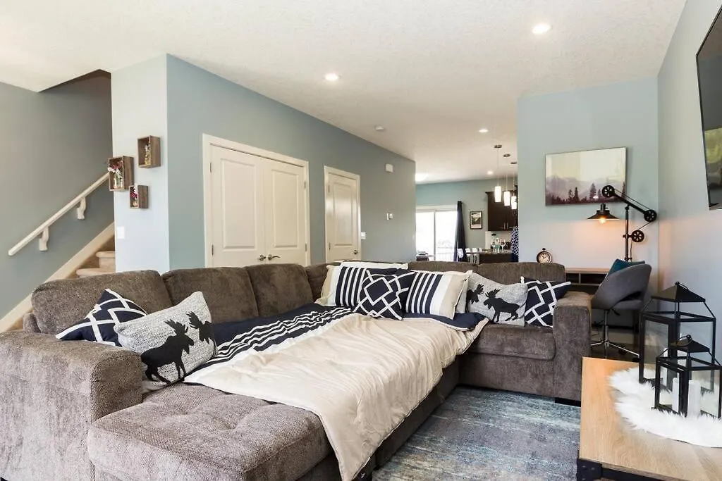 דירה אדמונטון Modern Home - King Bed - Garage - Long Stays